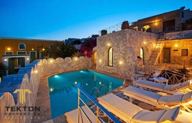 (For Sale) Residential Residence complex || Cyclades/Santorini-Thira - 818 Sq.m, 3.300.000€ 