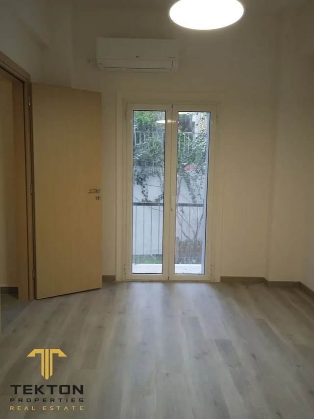 (For Sale) Residential Apartment || Athens Center/Vyronas - 66 Sq.m, 2 Bedrooms, 140.000€ 