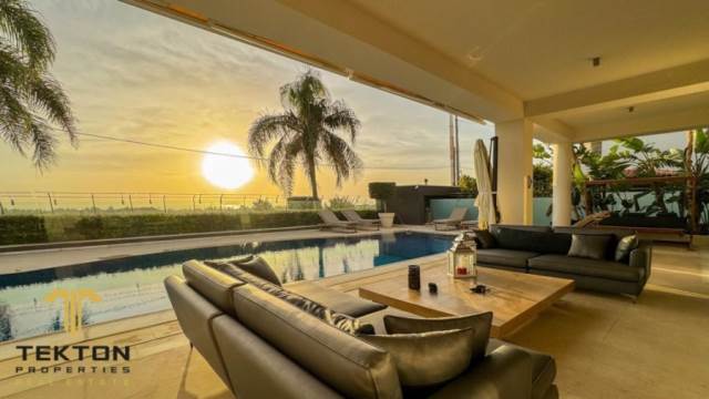 (For Sale) Residential Villa || Athens South/Glyfada - 1.850 Sq.m, 10.000.000€ 