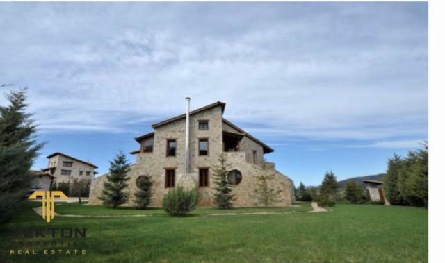 (For Sale) Residential Villa || Voiotia/Arachova - 630 Sq.m, 7 Bedrooms, 2.000.000€ 