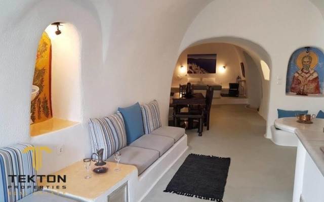 (For Sale) Commercial || Cyclades/Santorini-Thira - 650 Sq.m, 1.500.000€ 